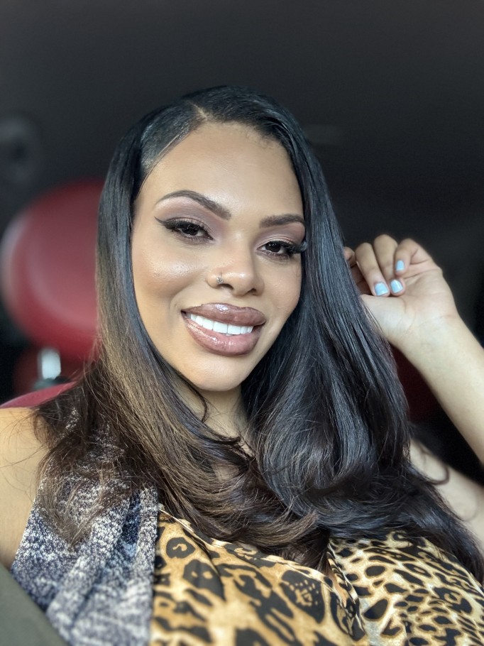 Halle Hayes — profile photograph
