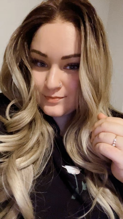 TheMiaAmore — profile photograph